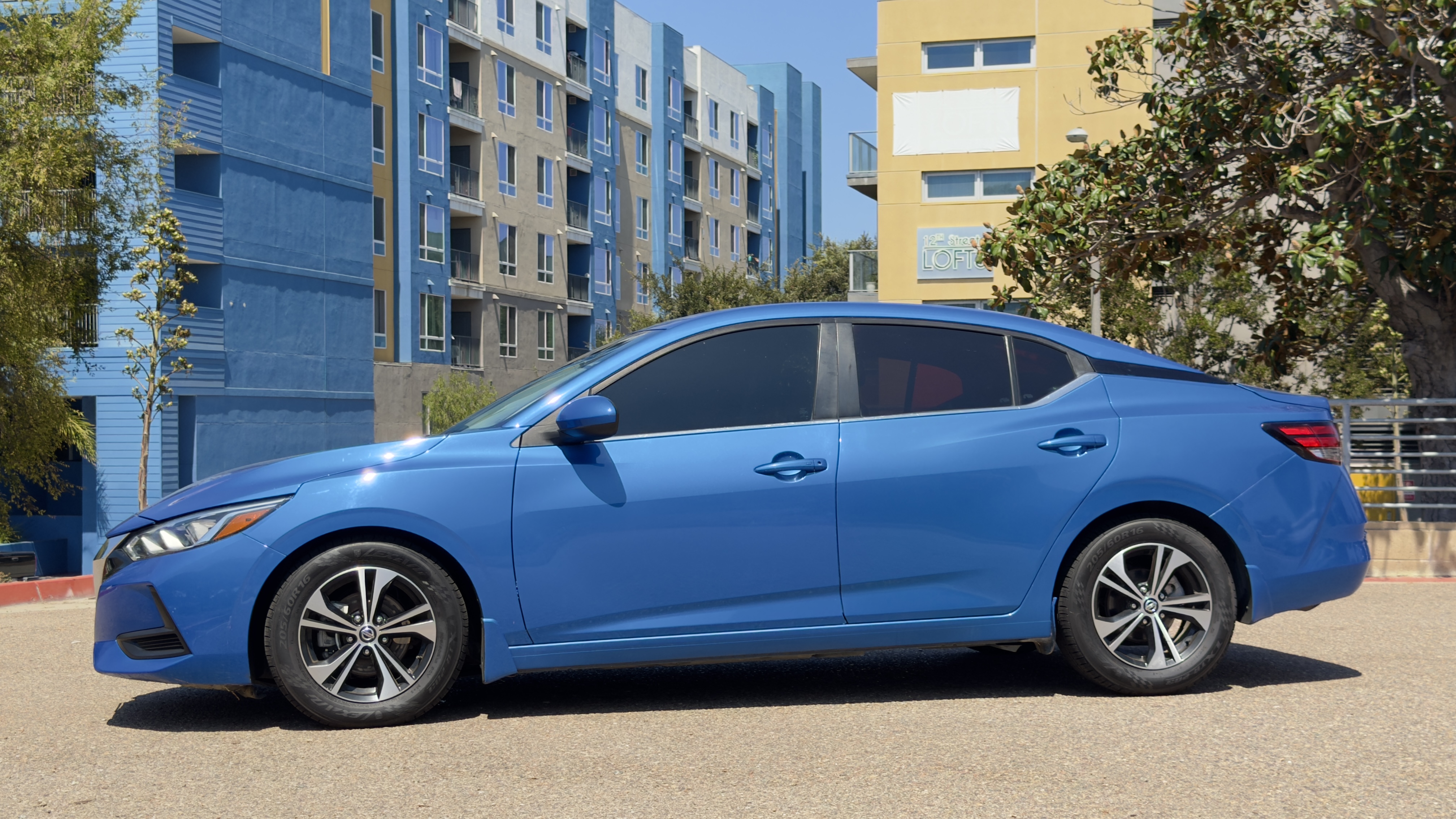 Electric Blue Metallic 2022 Nissan Sentra Sedan Front-Wheel Drive Continuously Variable Transmission
