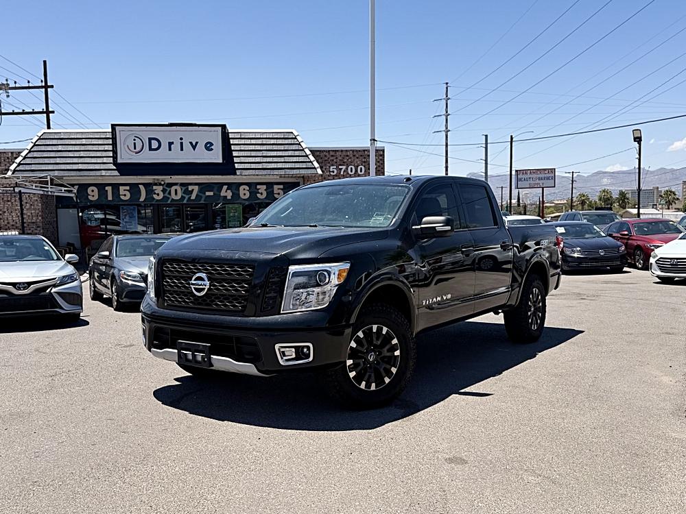 2019 Nissan Titan Negro Camioneta Todo terreno Automática